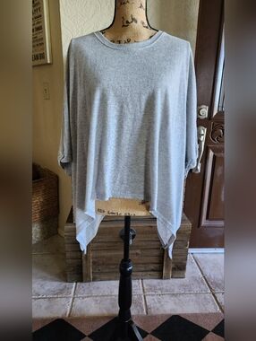 Davi & Dani Pale Gray Lightweight Knit Top